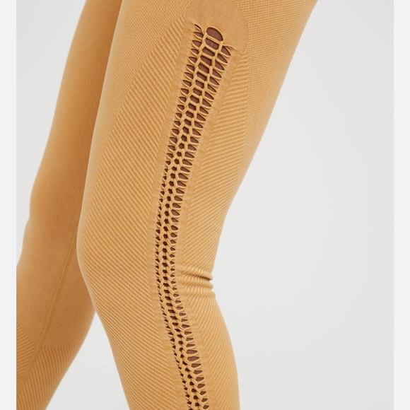 Aerie macrame high rise legging - Picture 2 of 6